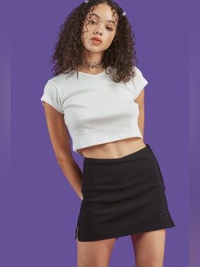 UNIF Liu Skort Black Dragon Embroidered Size small Stretch